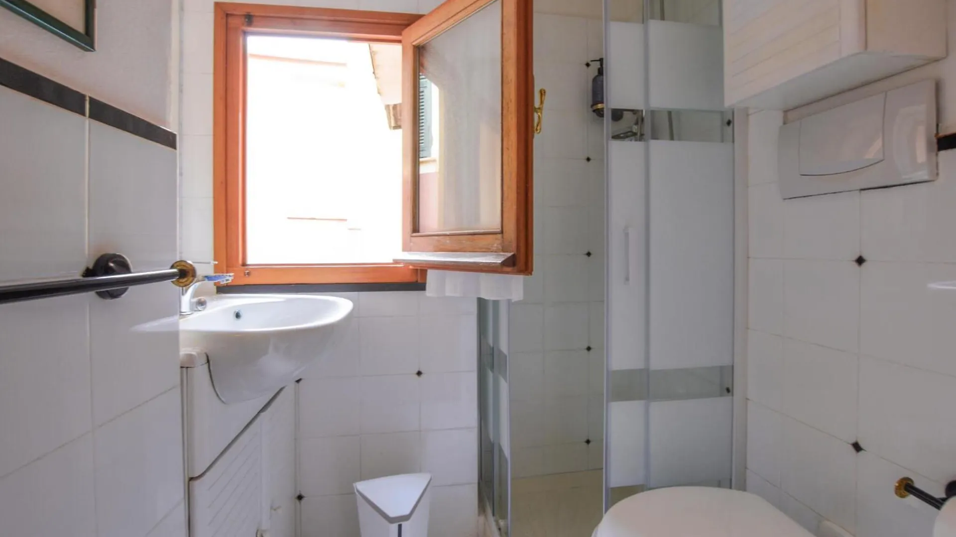 2 Bedroom Awesome Apartment In Monterosso Al Mare 0*,
