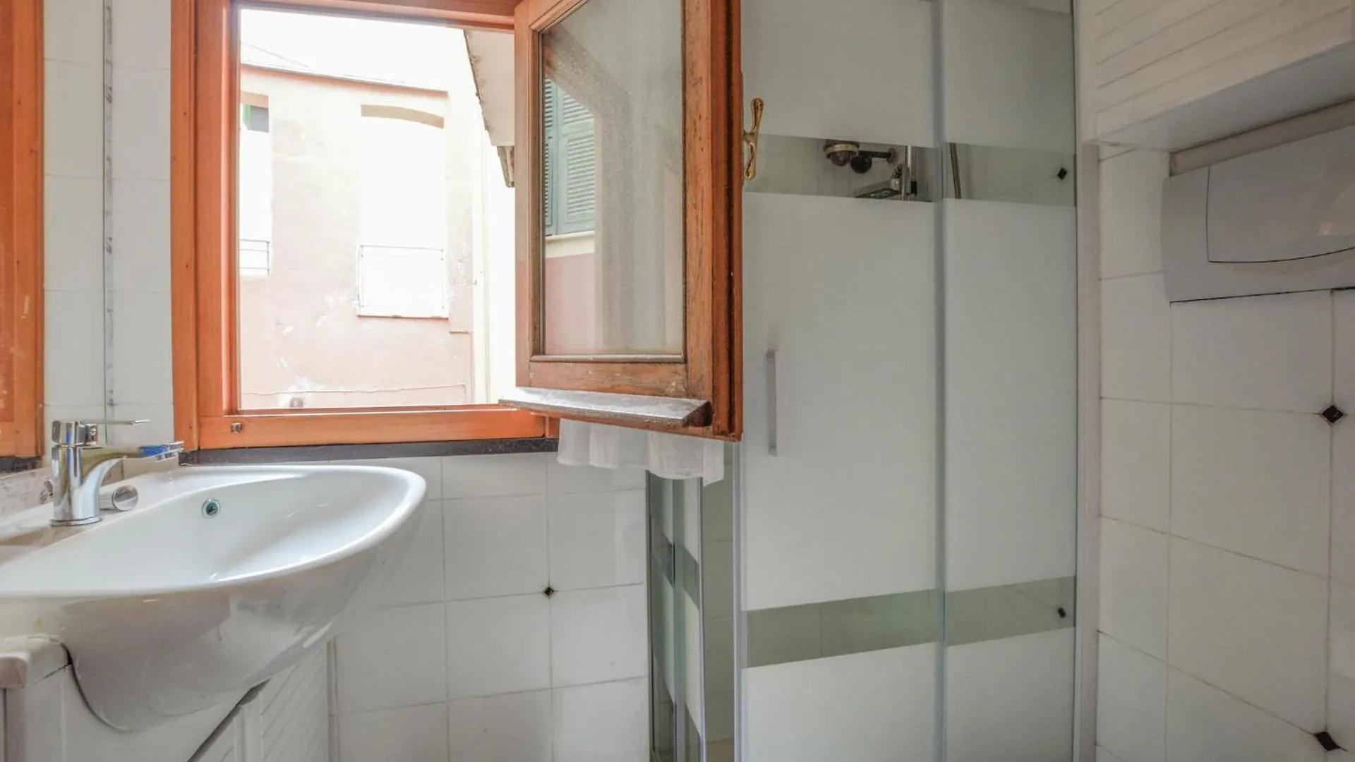 2 Bedroom Awesome Apartment In Monterosso Al Mare