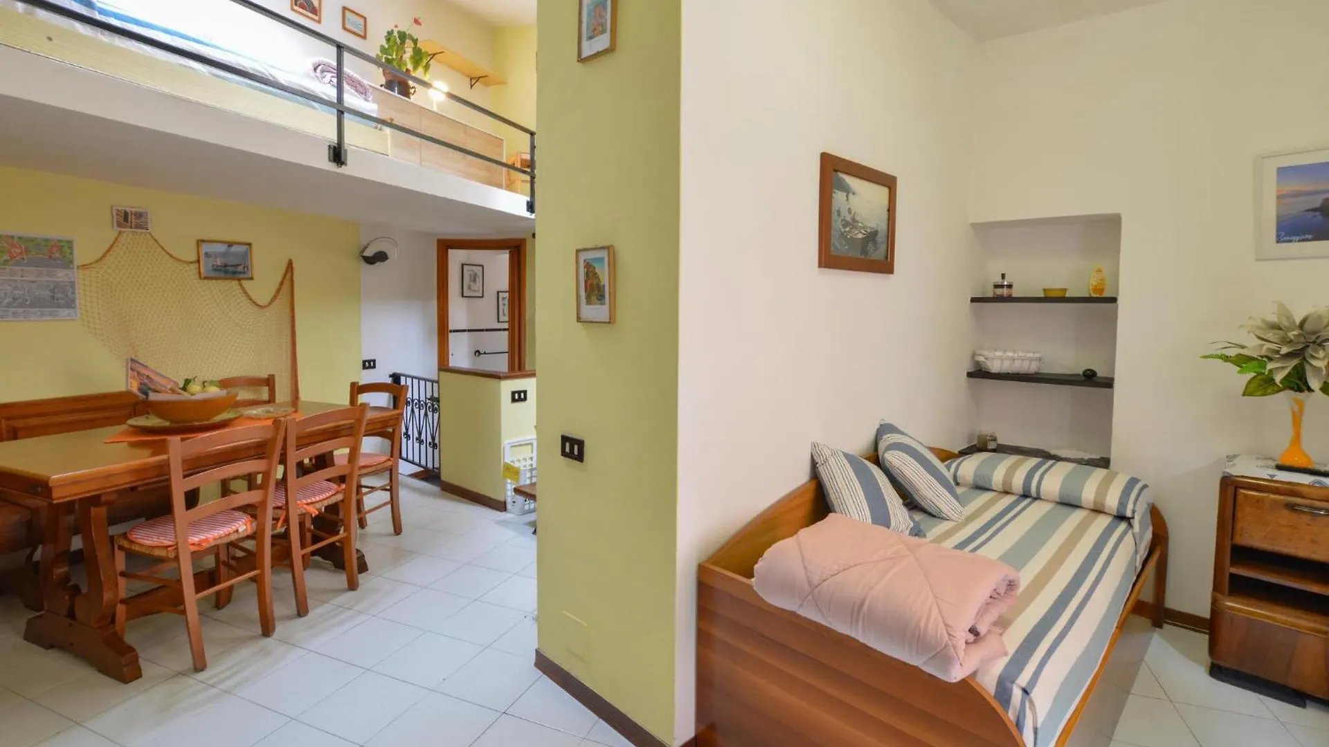 2 Bedroom Awesome Apartment In Monterosso Al Mare 0*,  Italy