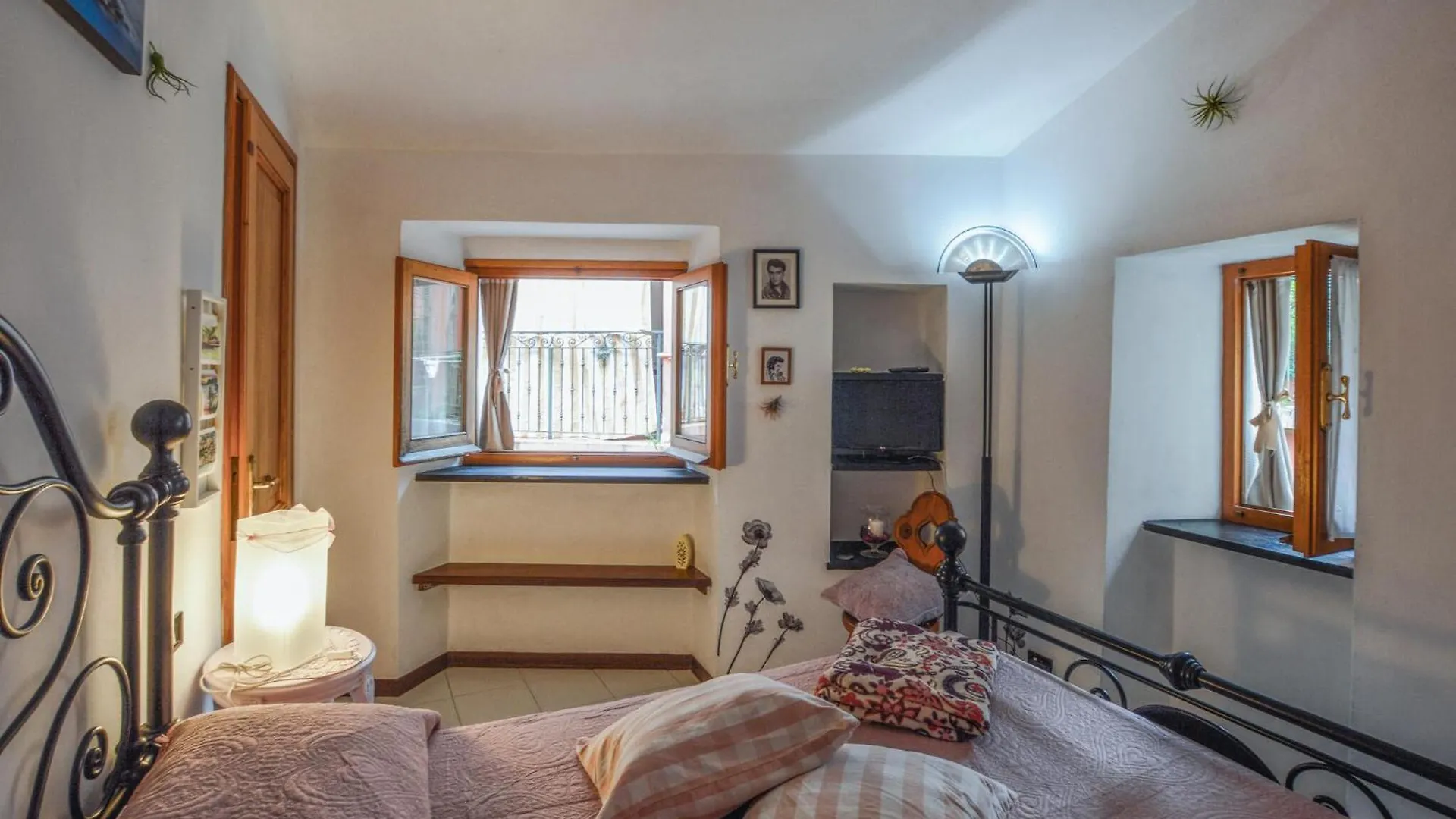 2 Bedroom Awesome Apartment In Monterosso Al Mare
