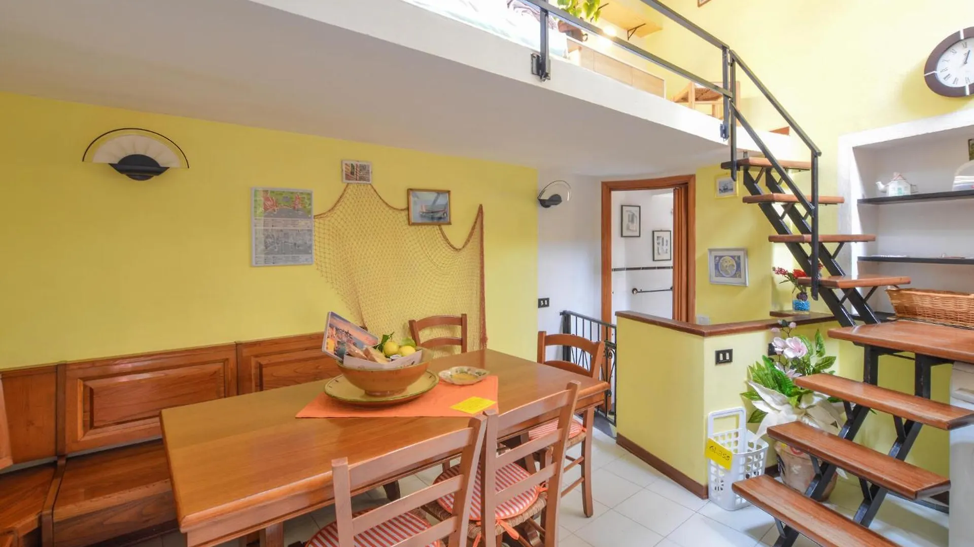 2 Bedroom Awesome Apartment In Monterosso Al Mare Italy