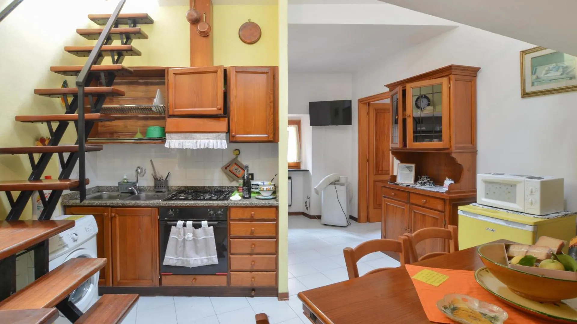 2 Bedroom Awesome Apartment In Monterosso Al Mare Italy