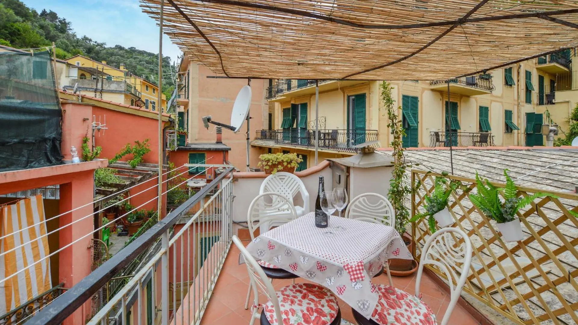 2 Bedroom Awesome Apartment In Monterosso Al Mare